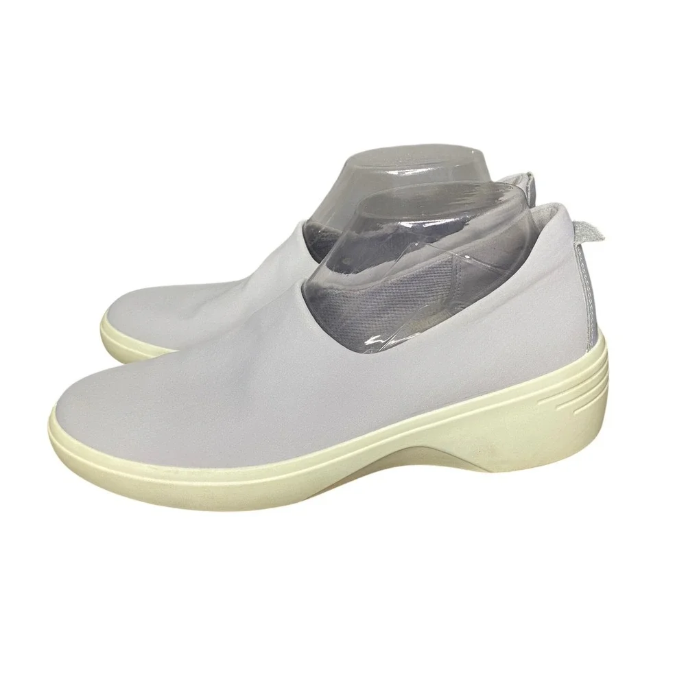 ECCO Danish Design Lavender Slip On Platform Sneakers Periwinkle Blue EU 39 US 8